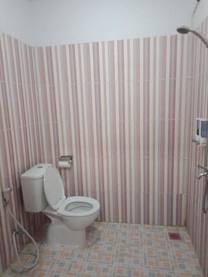 Hotel Meganita Mamuju Екстериор снимка