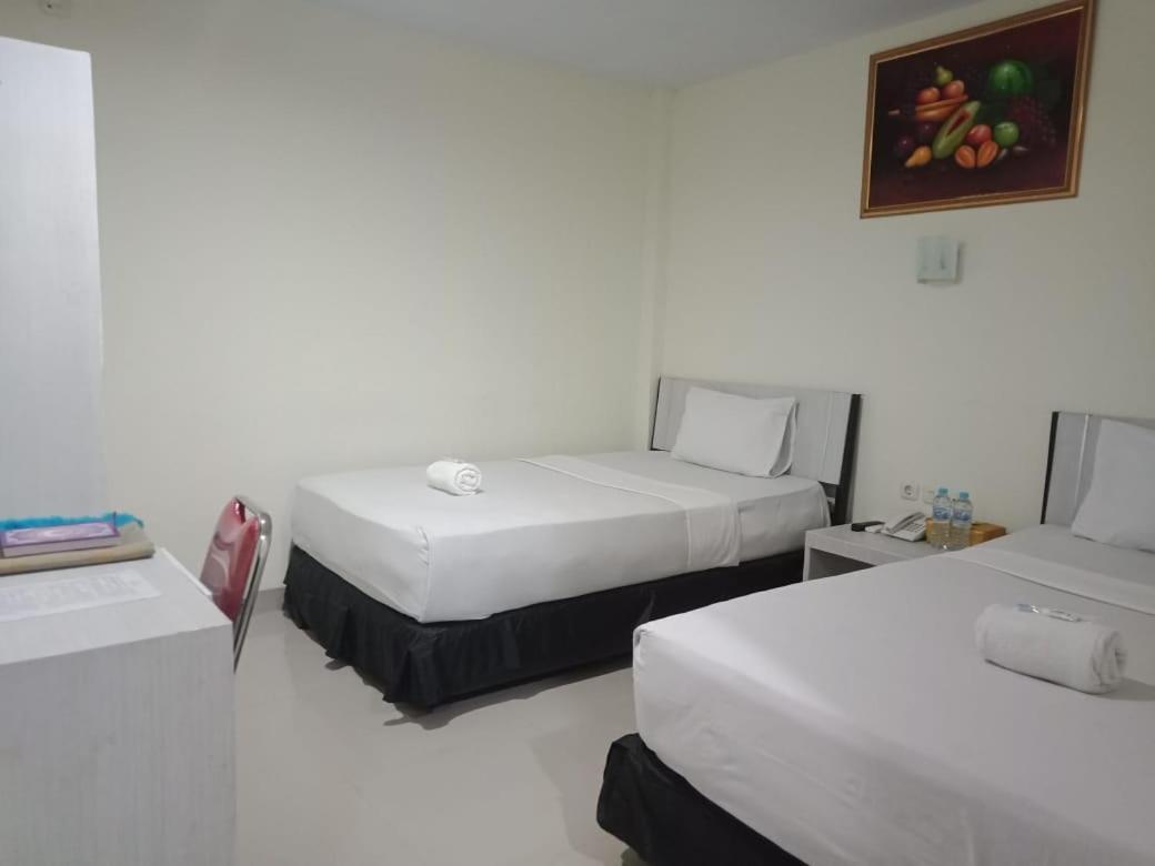 Hotel Meganita Mamuju Екстериор снимка